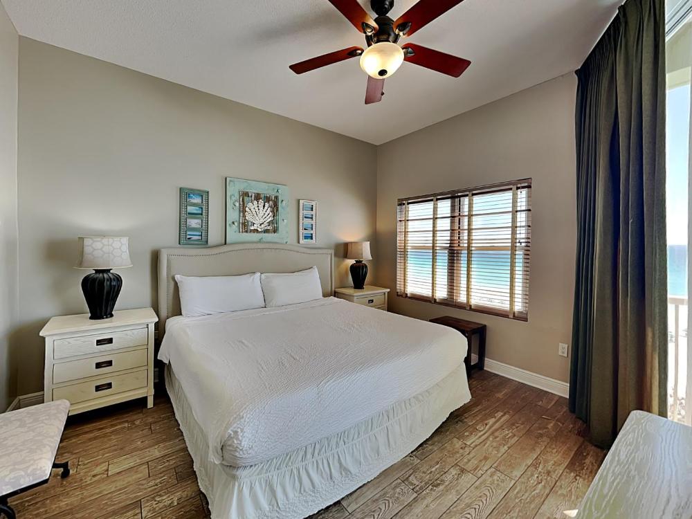 Three-Bedroom Apartment with Ocean View interior
